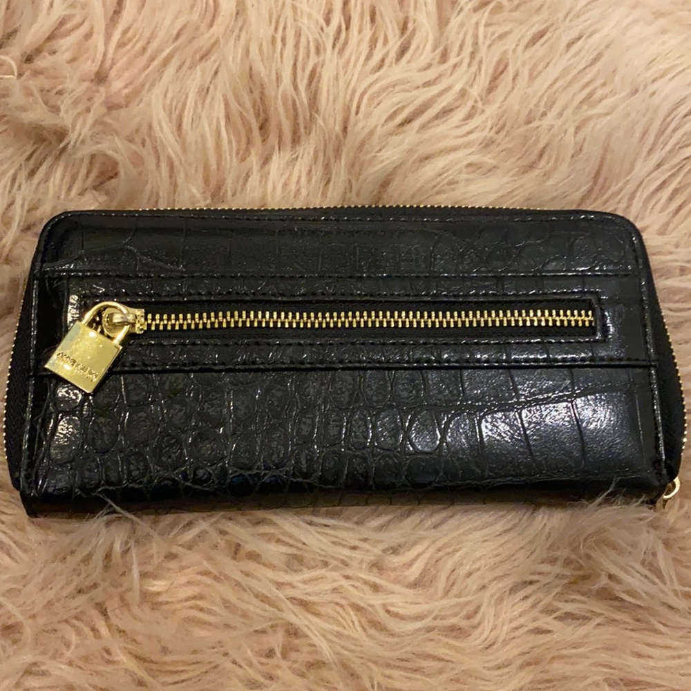 Anne Klein wallet